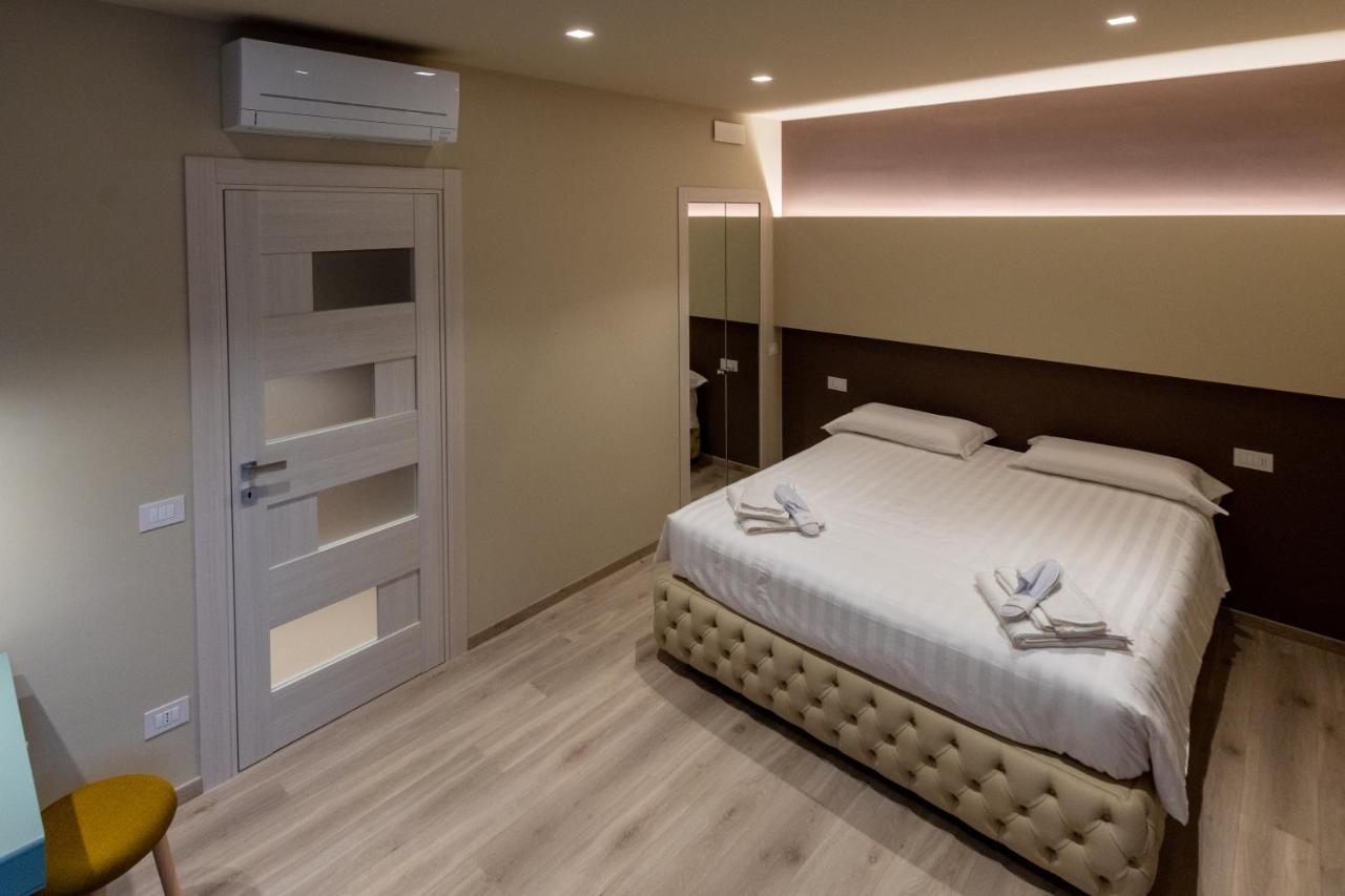 Divino Rooms Deluxe Sabbio Chiese Esterno foto
